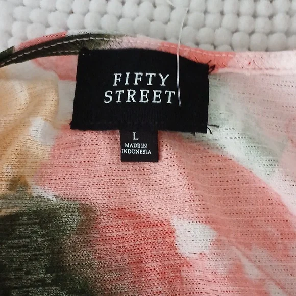 Fifty Street spaghetti strap blouse - Picture 10 of 11